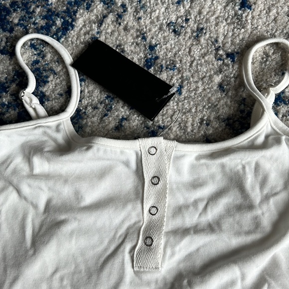 h:ours Jenna Sleep Top in White Small - Picture 3 of 6